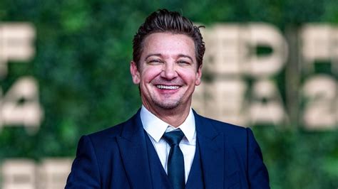 Jeremy Renner marks 2nd 'ReBirthday' 2 years after near-fatal snowplow