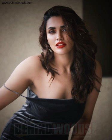 South Actress Akshara Gowda Hot Pics In Black Outfit