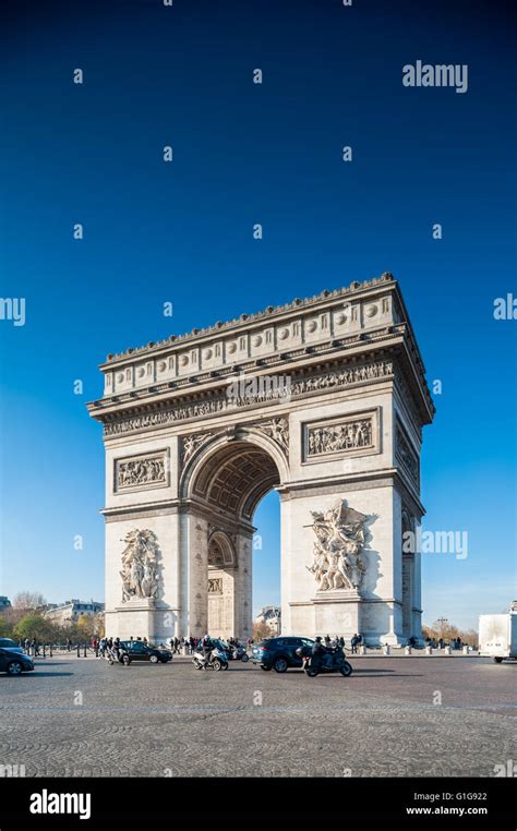 Arc de triomphe de létoile Fotos und Bildmaterial in hoher Auflösung