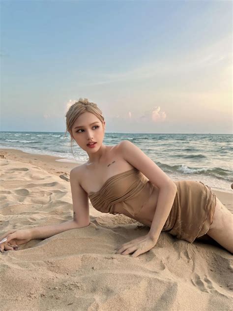 B Nh Xo I Non M C Bikini Khoe Ng Cong G I C M B C L A