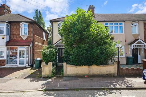 Knebworth Avenue Walthamstow E17 3 Bed End Of Terrace House £550000