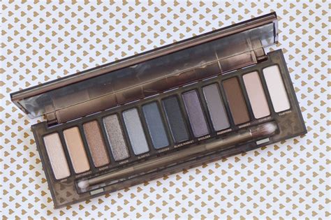 Simply Sarah URBAN DECAY NAKED SMOKEY PALETTE