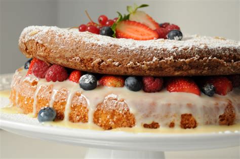 Perip Cias Naked Cake