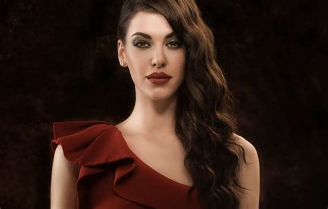 Обои girl hot sexy eyes smile beautiful figure model на телефон и рабочий стол раздел