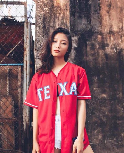 Hot girl bóng rổ RMIT Trung phong cao 1m72 nổi bật trên sân đấu ngoài đời chất miễn bàn