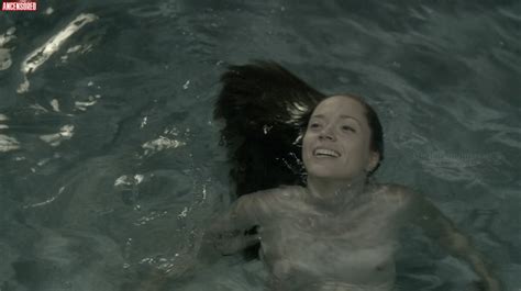 Catherine Bérubé nude pics page 1