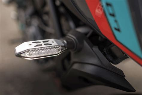 DueruoteTG Honda Hornet vs Yamaha MT testa a testa tra le naked più vendute d Italia