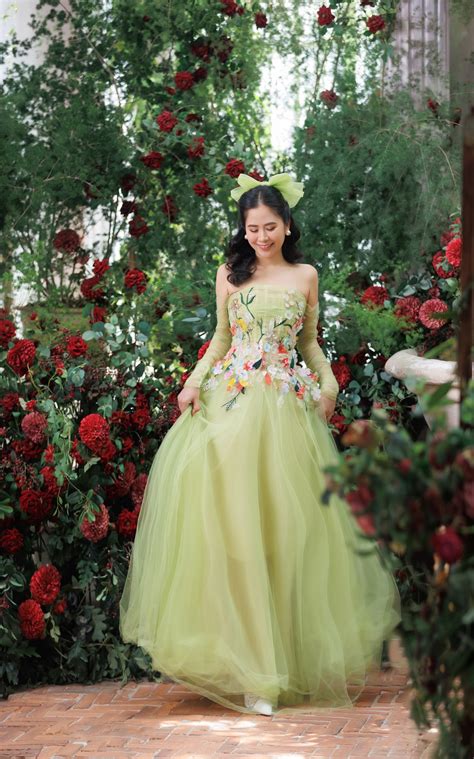 Hot mom Hà thành tuổi 41 mê mặc đầm công chúa có chiêu bán đồ vừa tiết kiệm vừa đỡ dọn tủ