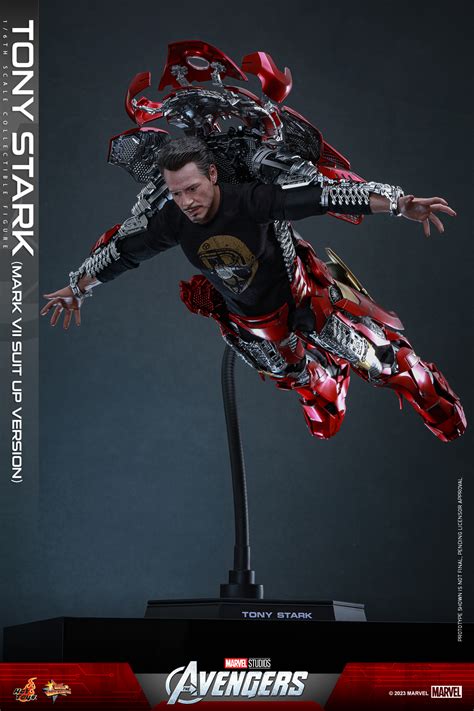 The Avengers Hot Toys Tony Stark Suit Up Iron Man Mark Vii Version The Toyark News