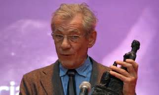 Shakespeare Actor Says There S No Doubt The Playwright Was Gay Daily Mail Online