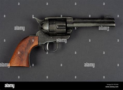 Revolver Lauf Colt Saa Fotos Und Bildmaterial In Hoher Aufl Sung Alamy