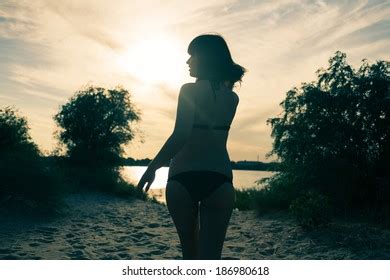 Silhouette Bikini Women Sunset Stock Photo 186980618 Shutterstock