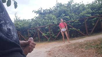 Mamada arriesgada para una jovencita que pasaba por la vía pública XVIDEOS