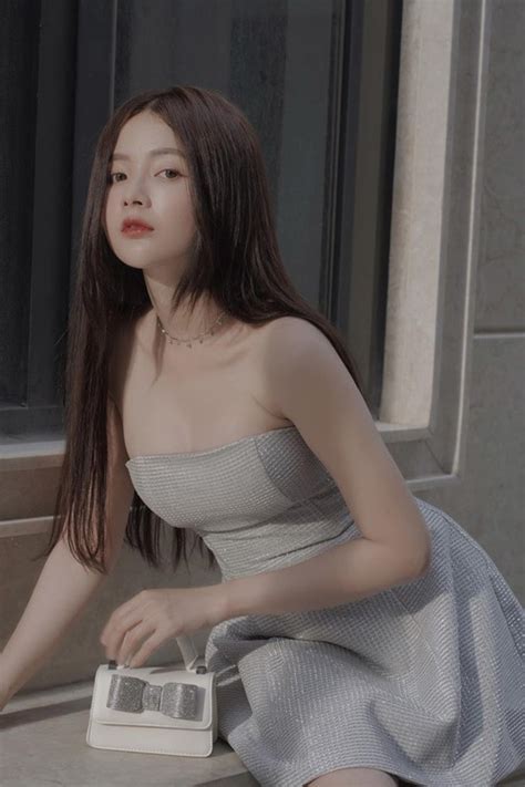 Bỏ hình tượng ngây thơ hot girl ảnh thẻ ngày càng bốc lửa