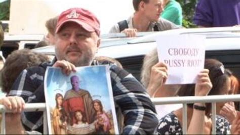 Les Pussy Riot continuent de diviser la société russe Focus