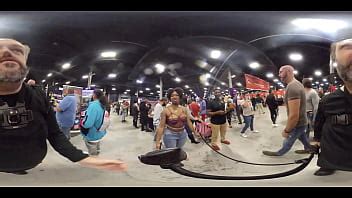 Amateur Ebony Convention Attendee Gives Me Body Tour At EXXXotica NJ In Degree VR