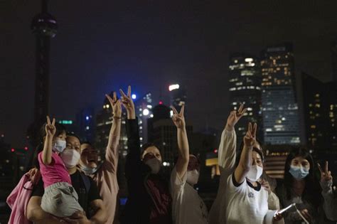 上海解封了！民眾上街興奮狂歡畫面曝光 半夜還有滿滿車潮 兩岸 中時新聞網