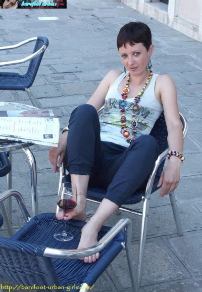Sizzling Hot Update From Barefoot Urban Girls T Tumbex