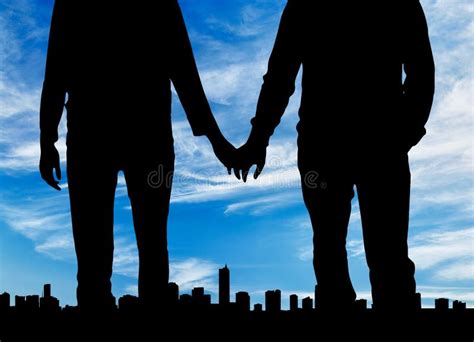 Homem Gay Felizes Da Silhueta Que Guardam As M Os Foto De Stock Imagem De Alegria Pares