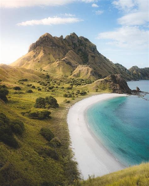 Komodo National Park - Indonesia 🇮🇩 | Komodo national park, Beautiful ...