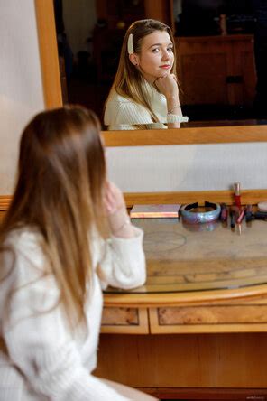 Amateur Girl EB Puffy Nipples Elvera High 0001 Porn