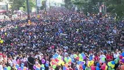 Trios El Tricos Parada Gay Re Ne Multid O Em S O Paulo