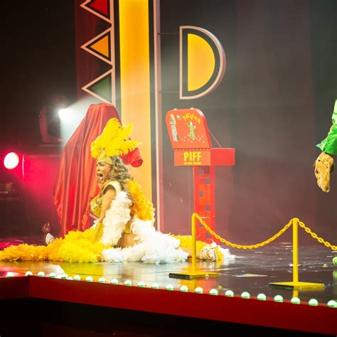 Flamingo Las Vegas: Piff the Magic Dragon