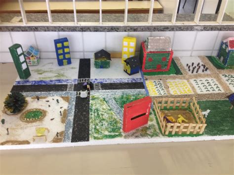 Maquete Sobre Zona Rural E Zona Urbana - 8