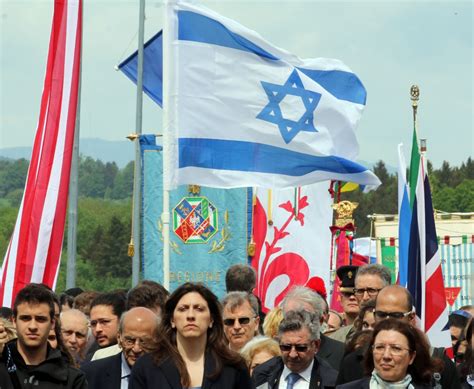 Tisíce ľudí si pripomenuli oslobodenie tábora Mauthausen SITA sk