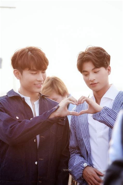 Tharntype Cute Gay Selebritas Foto Teman