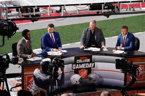 College Gameday Announces 2 Locations For Cfp First Round Games