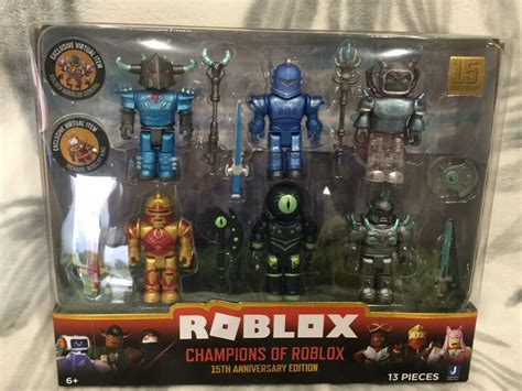 Roblox Champions Of Roblox 15th Anniversary Gold Edition 6 Toy Figure