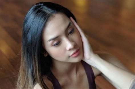 Berenang Pakai Bikini Anya Geraldine Digodain Dan Bikin Salfok