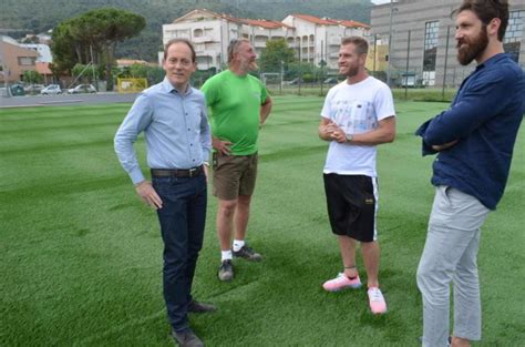 Andora Iniziata La Posa Del Manto Del Campo Da Calcio In Erba Sintetica