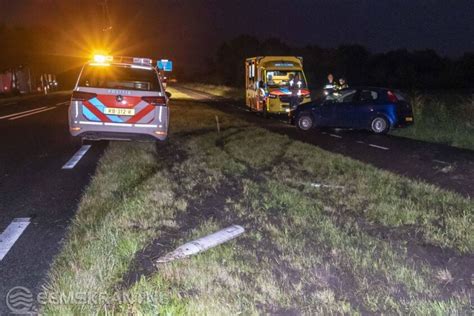 Automobilist Vliegt Uit De Bocht Op De Oosterveldweg In Farmsum En