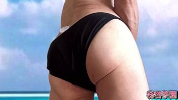 Slud me masturbo en un sexy bikini negro masturbación bikini traje de baño playa escuela