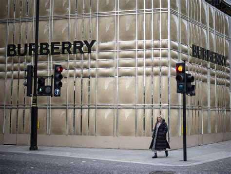 Burberry / Escada: Karo siegt - brand eins online