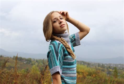 Belle Fille Blonde Russe Photo Stock Image Du Occasionnel 51168186