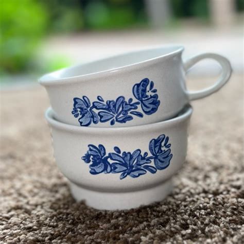 Pfaltzgraff Dining Pfaltzgraff Yorktowne Blue Floral Coffee Mugs