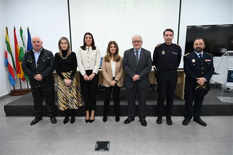 La alcaldesa destaca la elevada participación registrada en la jornada