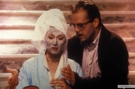 Фото: Смерть ей к лицу / Кадр из фильма «Смерть ей к лицу» (1992) #993964