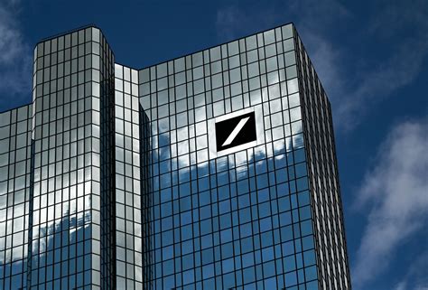 Deutsche Bank fährt höchsten Gewinn seit 15 Jahren ein