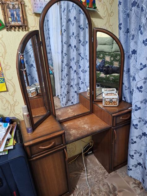 Трюмо с зеркалами: 1 200 грн. - Меблі для спальні Харків на Olx