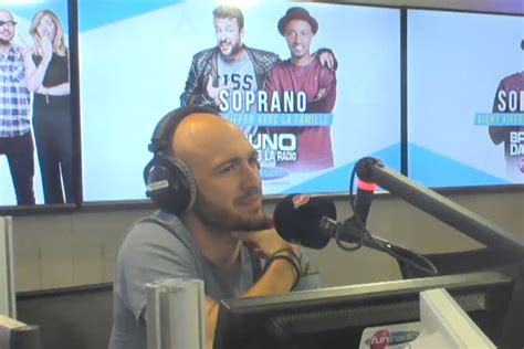 Vid O Bruno Dans La Radio Il Trompe Sa Copine Et Tente De La