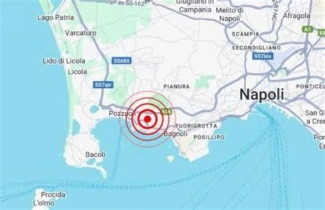 Napoli La Terra Trema Ancora Panico Per Terremoto Con Epicentro Nei