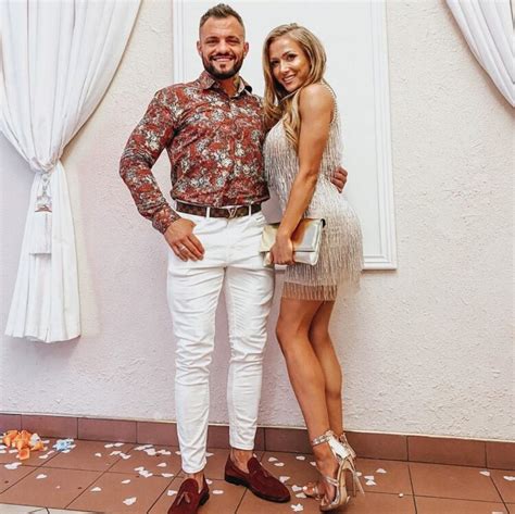 Hot Sexy Eliza Trybala Bikini Pics