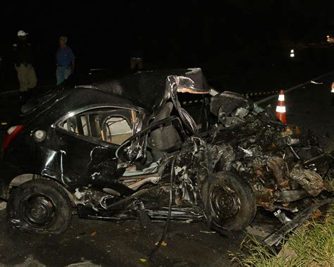 Tr S Morrem E Um Fica Ferido Em Acidente Pr Ximo A Nova Ponte