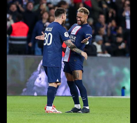 Foto Neymar Messi e Mbappé continuarão jogando no PSG até o início da