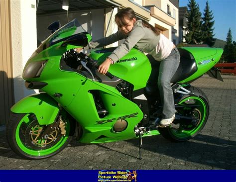 2005 Kawasaki Ninja ZX-12R - Moto.ZombDrive.COM