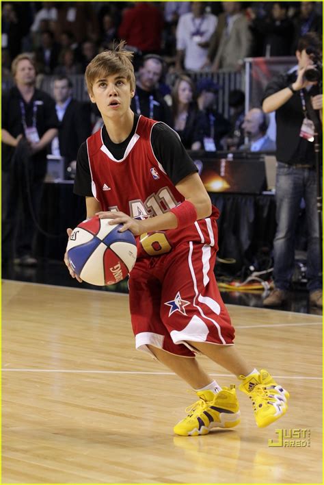 Justin Bieber Nba All Star Game With Rihanna Photo 2521512 Beyonce